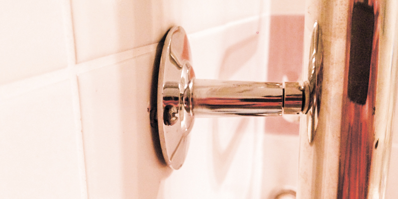 крепление водяного полотенцесушителя